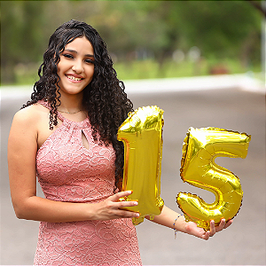 Celebre 15 anos de vida com uma música Personalizada única e emocionante!