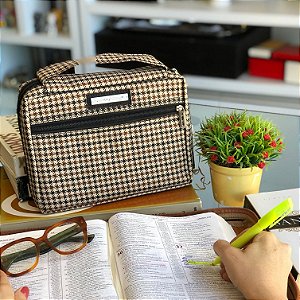 Bolsa para Bíblia Estampa Xadrez Chanel nude