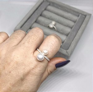 Anel Cravejado com Zircônias e Pérolas