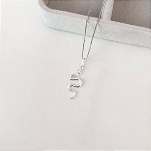 Colar pingente cobra lisa com zircônia 23mm 45cm