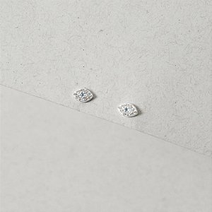 Brinco infantil olho cravejado 6mm tarraxa baby