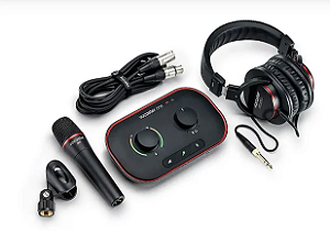 Kit de Gravação Focusrite Vocaster One Studio com Interface de Audio