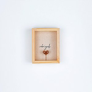 Quadro Bordado c/ Acrílico - Obrigada