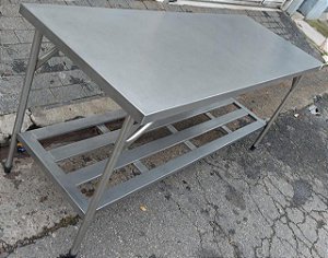 Mesa 100% Inox 1,90 mt. com Prateleira Gradeada [usada]