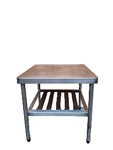 Mesa 100% Inox 70cm. com Prateleira Gradeada [Usada]