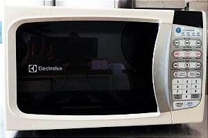 Micro-ondas Electrolux MTD30 - 20L 127V [Usado]