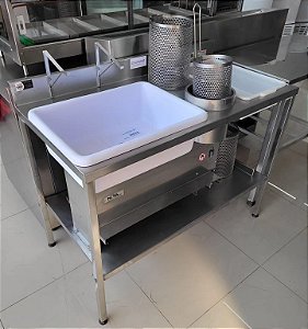 Mesa para Empanar Frango 1.20m Com Filtro de Empanar [Usada]
