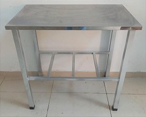 Mesa Tampo de Inox com pés de ferro 93cm [USADA]