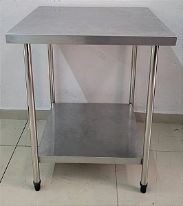 Mesa 100% Inox com prateleira inferior lisa 70x65 [Usada]