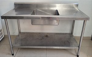 Pia 100% Inox com cuba central e prateleira inferior 1.40m [Usado]