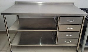 Mesa Totalmente Inox 1,5m com 4 gavetas de inox e 2 prateleiras inferiores lisa [Seminova]