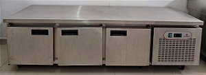 Balcão Baixo Refrigerado/ Conservador Totalmente Inox com 3 Portas - 220V - Topema [Usado]