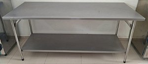 Bancada / Mesa de Inox 1,90 mt com prateleira inferior lisa - Fritomaq [Usada]