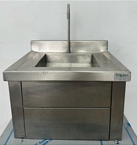 Pia de Assepsia com acionamento no joelho Inox 100% [Usada]