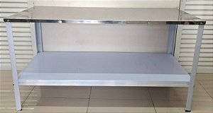 Mesa / Bancada de Inox com os pés de ferro com prateleira inferior lisa - 1.60m x 60cm x 87cm [Usada]