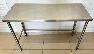 Mesa / Bancada / Aparador de Inox 304 com Tampo Liso de Centro Sobre Estrutura Tubular  -130x50x90 cm [Seminovo]