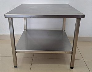 Bancada / Mesa de Inox Baixa 60cm com prateleira inferior lisa - 60x68x62cm [Usada]