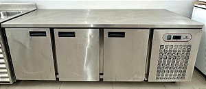 Balcão Refrigerado Inox 03 Portas Tampo Liso 2m x 70cm x 85cm 220V 350L - Topema [Usado]