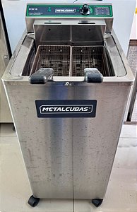Fritadeira Elétrica Zona Fria de Óleo 15 Litros 5000 W FOE 15 P 220v Metalcubas [Usada]