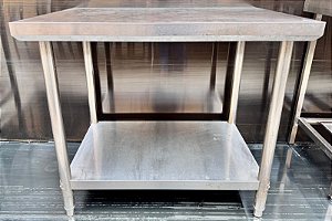 Bancada / Mesa de Inox com Prateleira Lisa Inferior 1.00m x 70cm x 90cm [Usada]