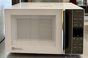 Micro-ondas 23L Branco Efficient ME23B 220V - Electrolux [Usado]