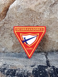 PIN CROCS TRIÂNGULO