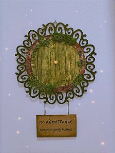 Porta de Hobbit (MAIOR + plaquinha) 🌿🤎