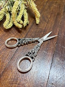 Tesoura Classica Stilo Europeu 4,5"-11,5cm - Prata Envelhecida