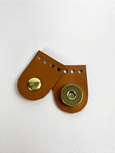 Fechamento Oval com Botão Imã em Couro Legítimo para Bolsa 3x4,5cm-Caramelo Escuro/Dourado