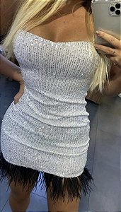 Vestido paetê com plumas