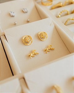 BRINCO CAVALO NO OURO