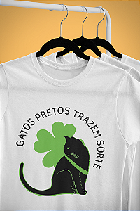 Camiseta Gatos Pretos Trazem Sorte