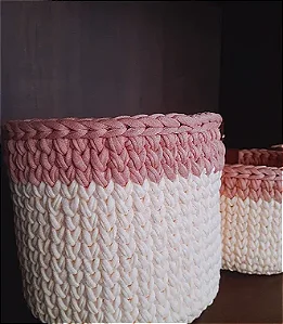 Cesto Redondo em Fio de Malha Creme e Rosa