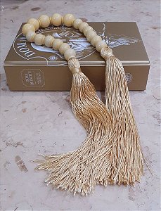 Colar Decoração De Mesa Contas em Resina Bege com Fio de Seda 80 cm