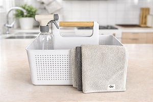 Kit Organizador Branco com 1 Borrifador e 3 Panos de Limpeza