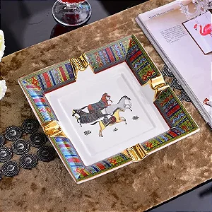 Cinzeiro Cavalos - Cerâmica -  para 4 Charutos