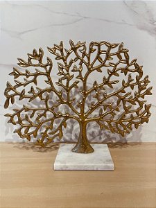Árvore em metal dourada com base de mármore