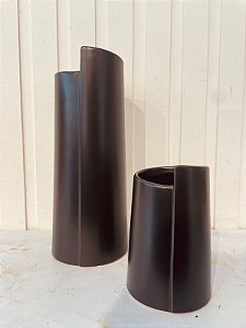 Vaso Decorativo em Cerâmica preto recortado
