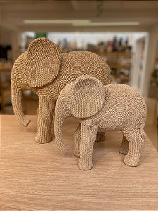 Elefante de poliresina macramê