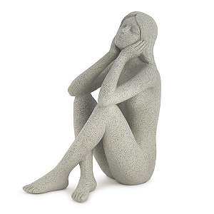 Escultura mulher em polirresina