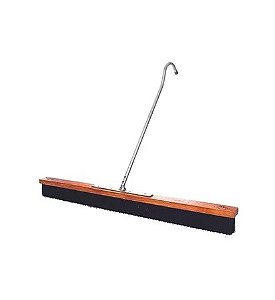 Vassoura escovão (1,50m) para saibro