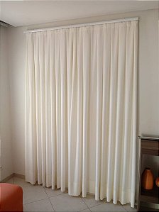 2 Cortina P/ Trilho - Linho gaze Off white + Blackout 100%