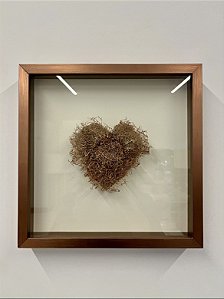 Quadro Coração em Palha Cobre 30x30 - A Artista (Apartamento Decorado)