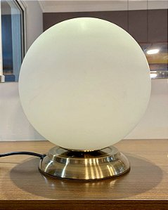 Luminária de Mesa Apuí Latão e Vidro - Breton (Novo)