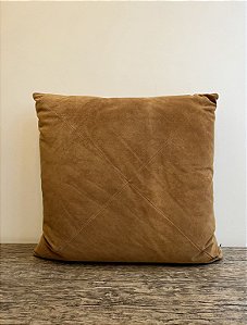 Almofada X em Camurça 50x50 - Codex Home (Apartamento Decorado)