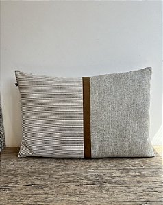 Almofada Listrada com Couro 60x40 - XX (Apartamento Decorado)