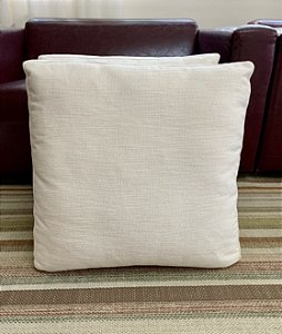 Almofada em Linho Cru 60x60 - Artesanal (Apartamento Decorado)