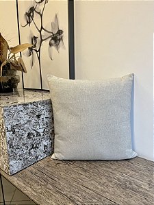 Almofada Lisa em Linho 50x50 - Artesanal (Apartamento Decorado)