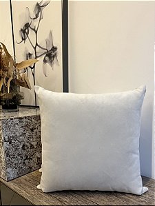 Almofada Lisa em Camurça 53x53 - Artesanal (Apartamento Decorado)