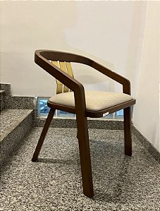 Cadeira Doma com Braço Estofada - Breton (Mostruário de Loja)